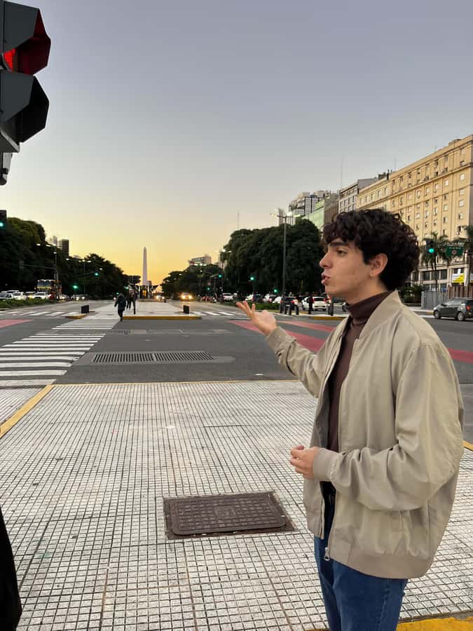 100% History and architecture of Buenos Aires - Walking Avenida de Mayo for about an hour