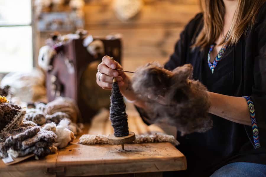 25 DE MAYO FARM - The old shed and traditional scissor shearing