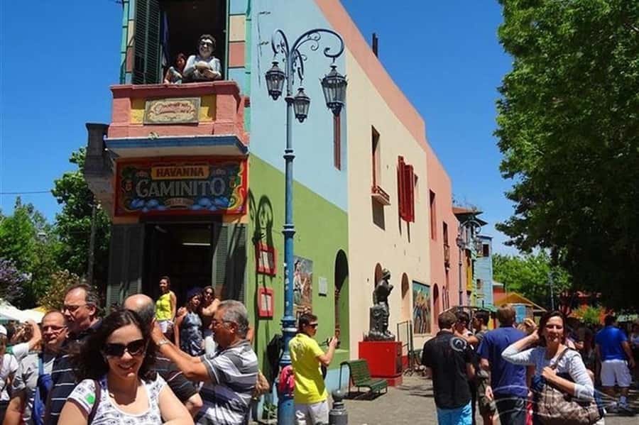 5hs Small Group City Tour of Buenos Aires with Street Food - Pickup, group size, and the rhythm of the day