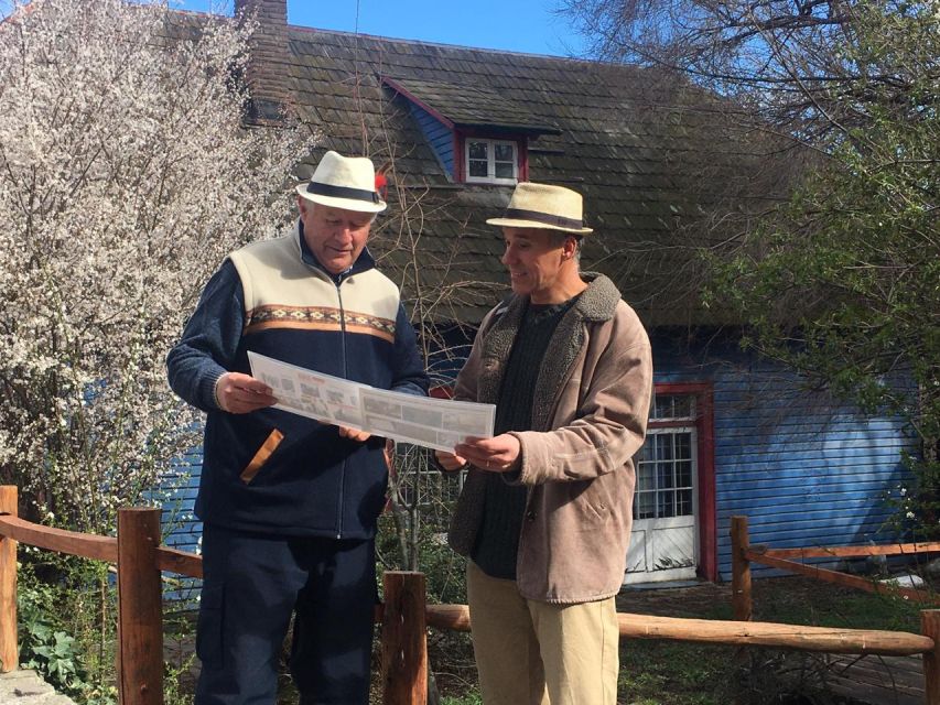 Bariloche: German Immigration and History Walking Tour - Diego’s guiding style and the bilingual format