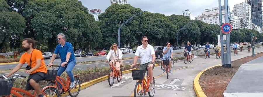Bike Tour: Buenos Aires to the North - Plaza Francia and Recoleta’s formal side