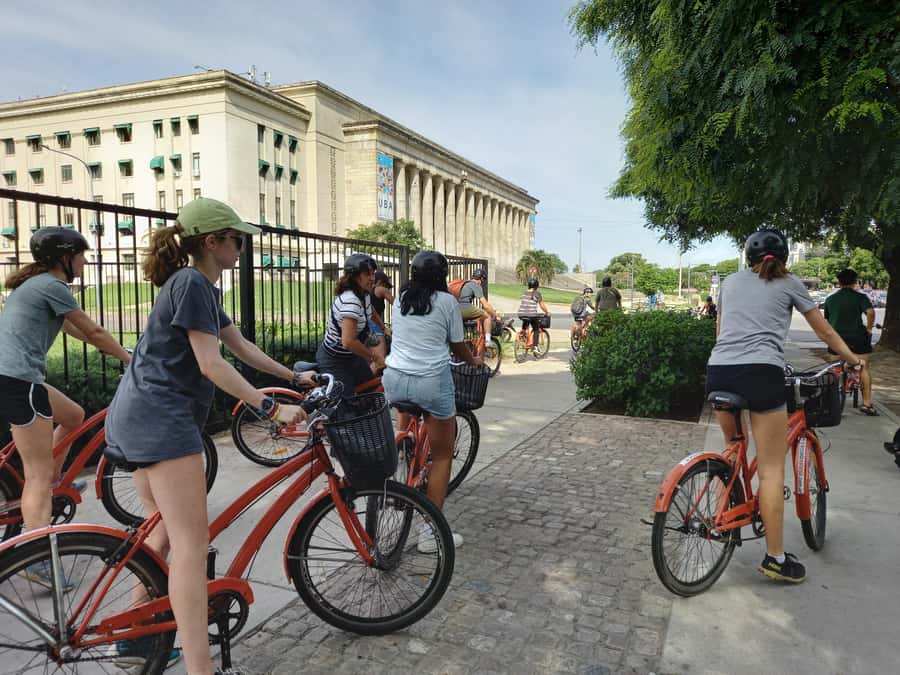 Bike Tour: Buenos Aires to the North - Plaza General San Martín and Retiro