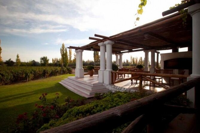 Bike Tour in Mendoza Wine Country - Nieto Senetiner: lunch in the winery gardens