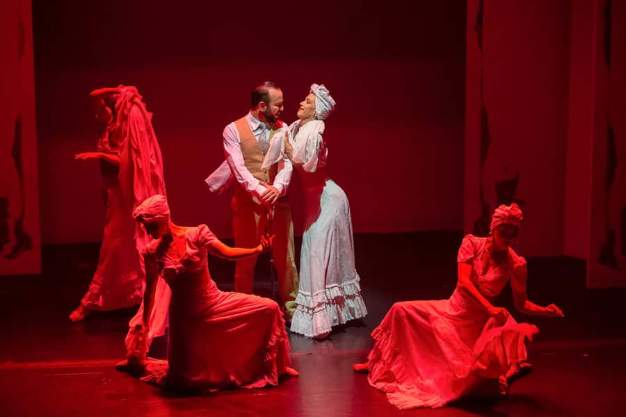 Buenos Aires: Café de Los Angelitos Tango Show & Dinner - The included empanadas and drink