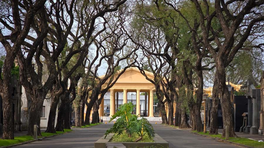 Buenos Aires: Chacarita, The Largest Cemetery In Argentina - The Chacarita chapel and Panteón VI