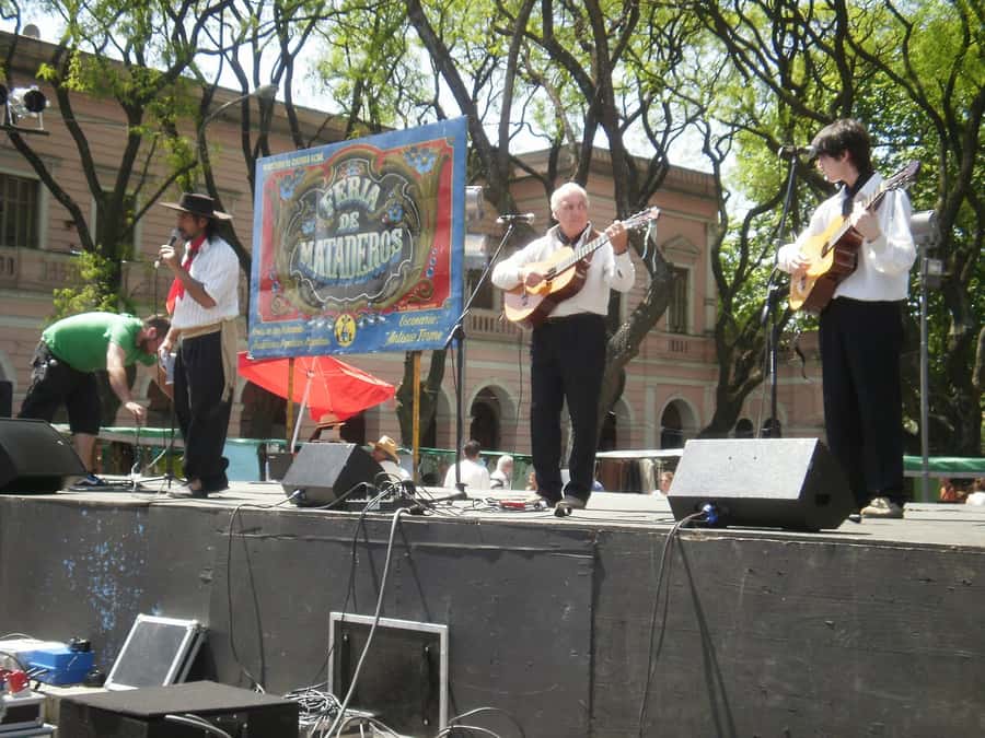 Buenos Aires Fairs: San Telmo & Mataderos Cultural Tour - Weather, season, and what can go wrong