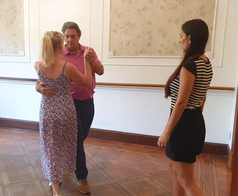 Buenos Aires: Group tango class with mate and snacks - Mate, sweets, and the Spanish-style patio