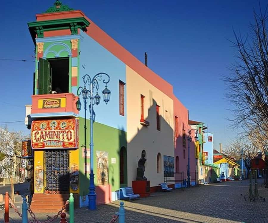 Buenos Aires : Highlights Walking Tour With A Guide - What the guide adds to a fast itinerary