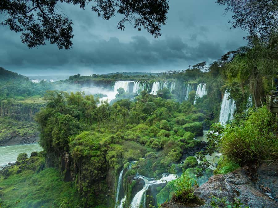 Buenos Aires: Iguazú Falls with Boat Ride & Optional Flight - Walking the upper and lower circuits