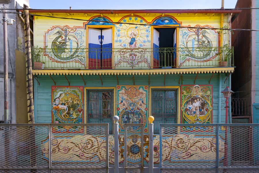Buenos Aires: La Boca Guided Walking Tour in English - Tango, street performances, and fileteado art