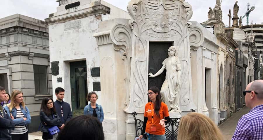 Buenos Aires: La Recoleta Cemetery Guided Tour in English - Evita’s resting place and the power of public memory