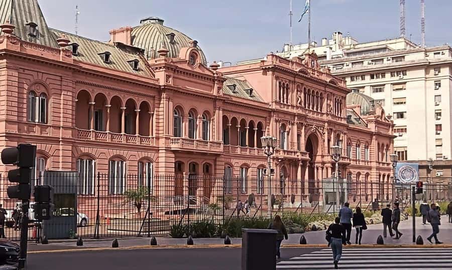 Buenos Aires Premium city tour with street food - Puerto Madero, a sharp change of mood