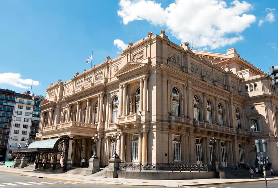 Buenos Aires: Recoleta and Retiro Tip Based Walking Tour - Plaza San Martín and Buenos Aires’ Aristocratic Address