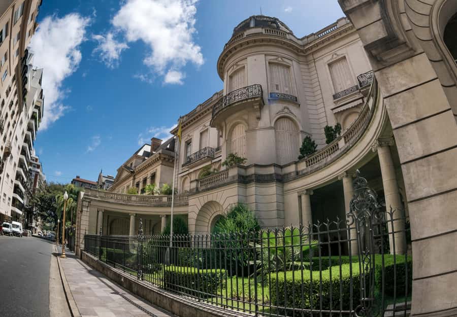 Buenos Aires: Recoleta and Retiro Tip Based Walking Tour - Group Size, Pace, and Weather