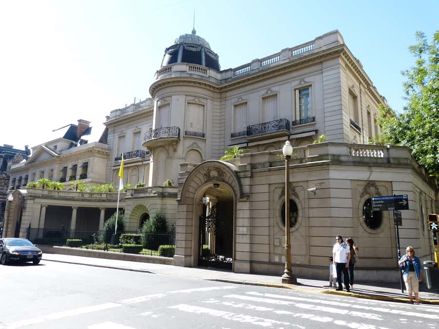 Buenos Aires: Recoleta Neighborhood Walking Tour - Palais de Glace and a short cultural pause