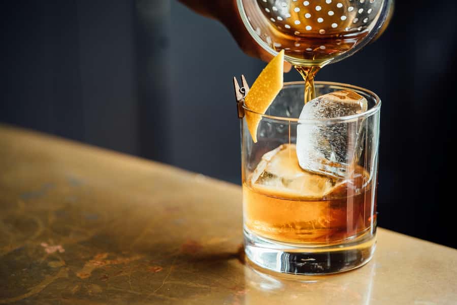 Buenos Aires: Speakeasy & Mixology Bar Tour with Cocktails - A six-minute walk to a bar above a restaurant