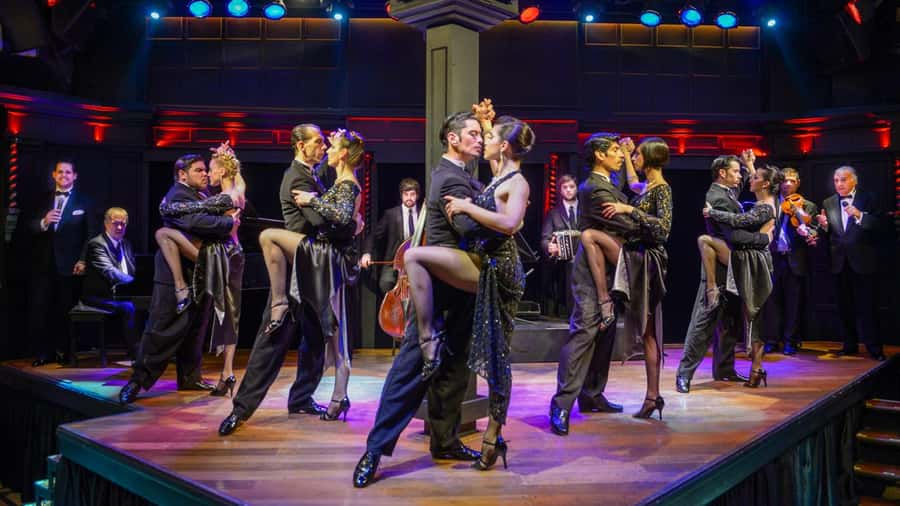 Buenos Aires Tango Show and Dinner in El Querandi - Entering a 1920s Buenos Aires landmark