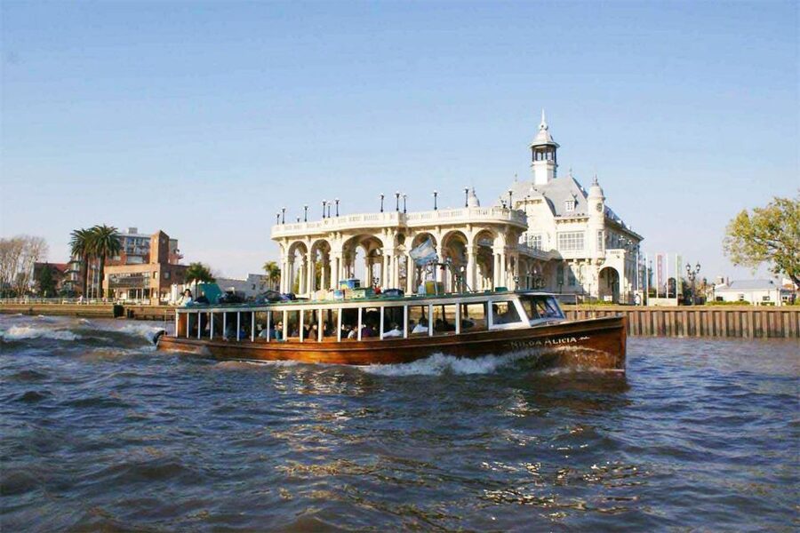 Buenos Aires: Tigre Premium with Boat Ride - Entering Tigre through the San Antonio River