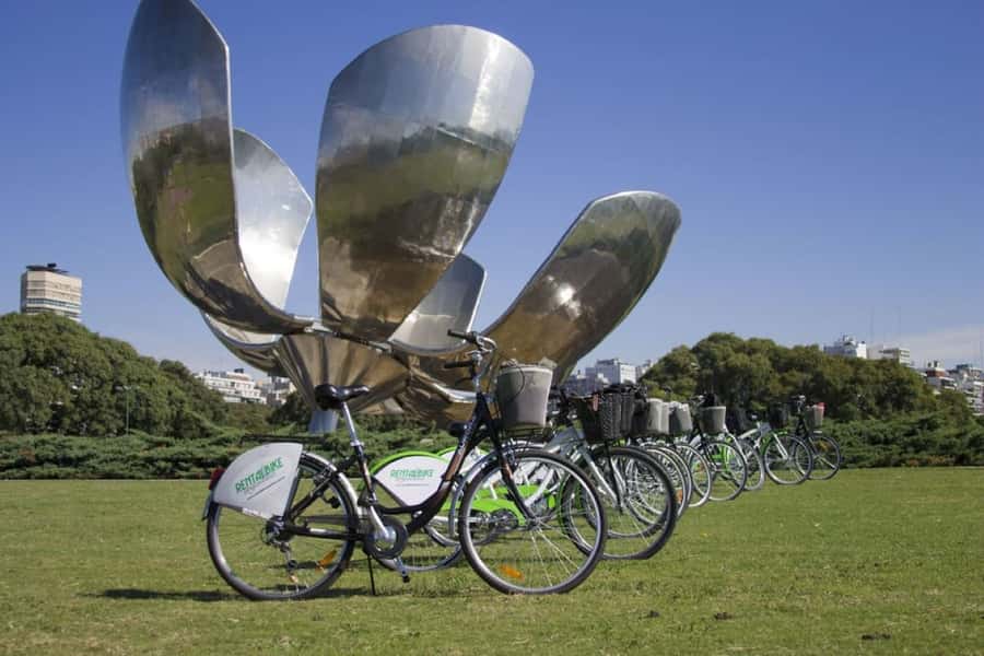 City Bike Tour in Palermo and Recoleta - Recoleta Cemetery and its grand tombs