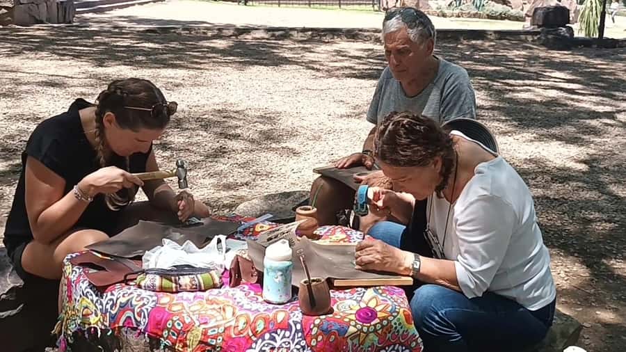 City of Salta: Alpaca and leather handicraft workshop in the open air! - Outdoor comfort at the foot of the hill