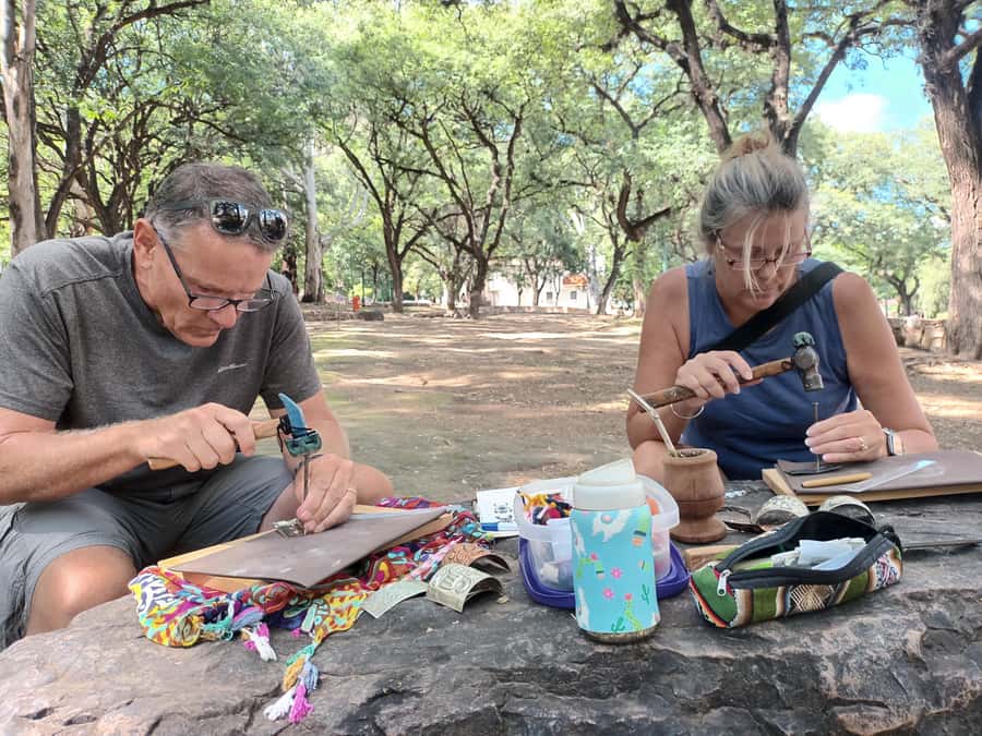 City of Salta: Alpaca and leather handicraft workshop in the open air! - What makes the souvenir worth keeping