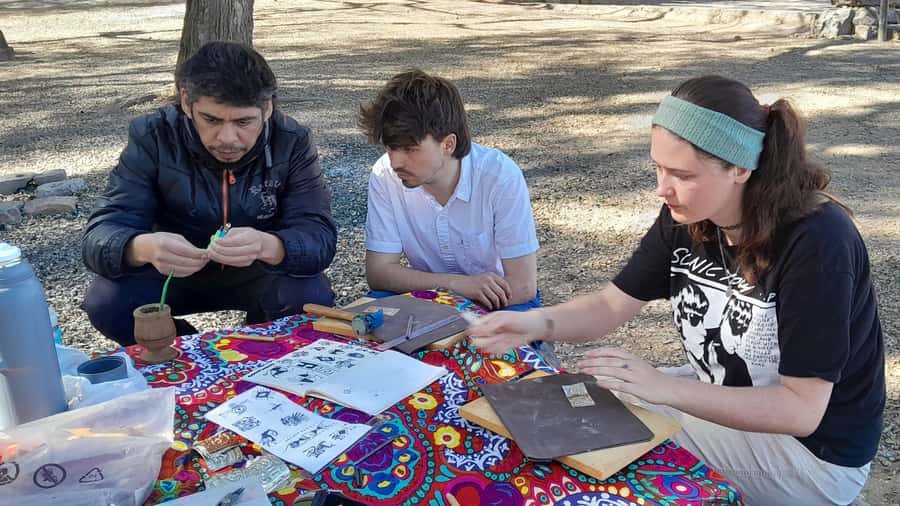 City of Salta: Alpaca and leather handicraft workshop in the open air! - Learning alpaca embossing on Argentine leather