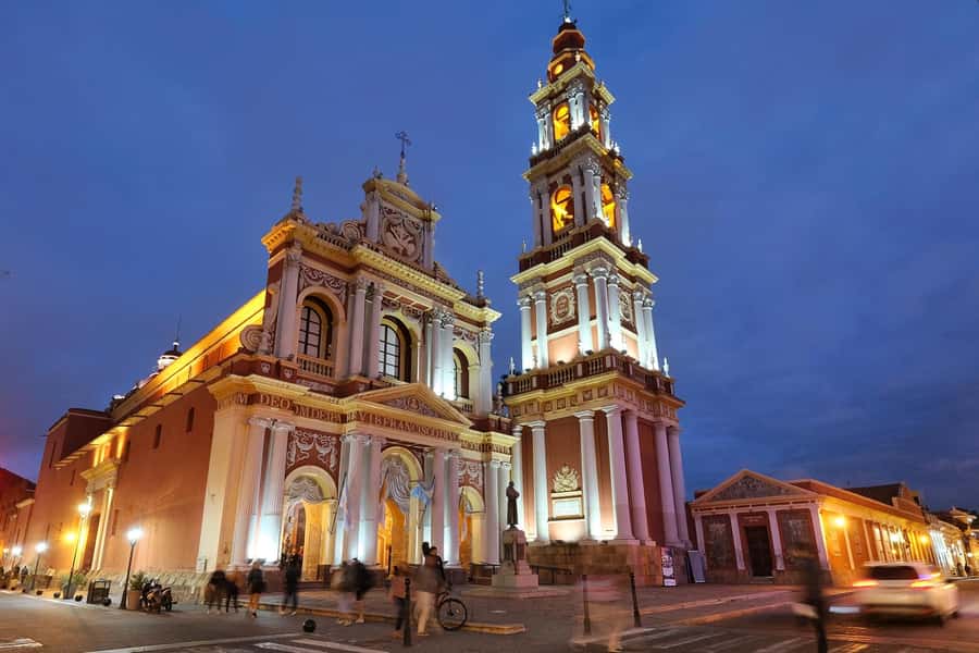 Discover Salta and enjoy the city with a photojournalist - The American Cultural Center and the first photographs