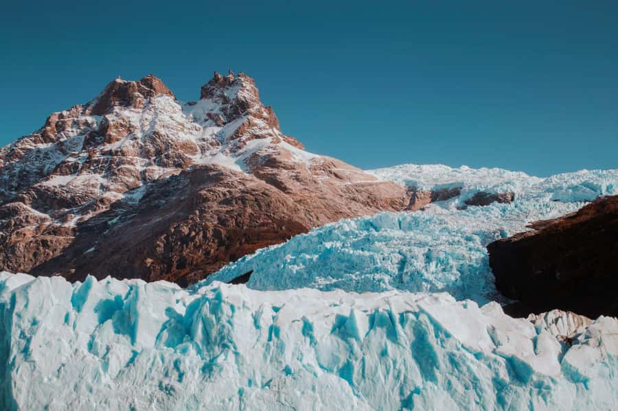 El Calafate: Gourmet Navigation Upsala & Spegazzini Glaciers - Spegazzini Channel and the towering blue walls