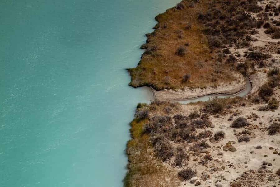 El Calafate: Kayak and Hike La Leona River Tour - The La Leona River by kayak