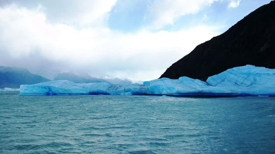 El Calafate: Lake Argentino Upsala Channel Glaciers Cruise - Sailing among Upsala Glacier icebergs
