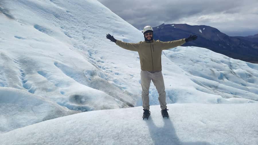 El Calafate: Minitrekking in the Perito Moreno Glacier - Crossing Lago Rico Toward the Glacier