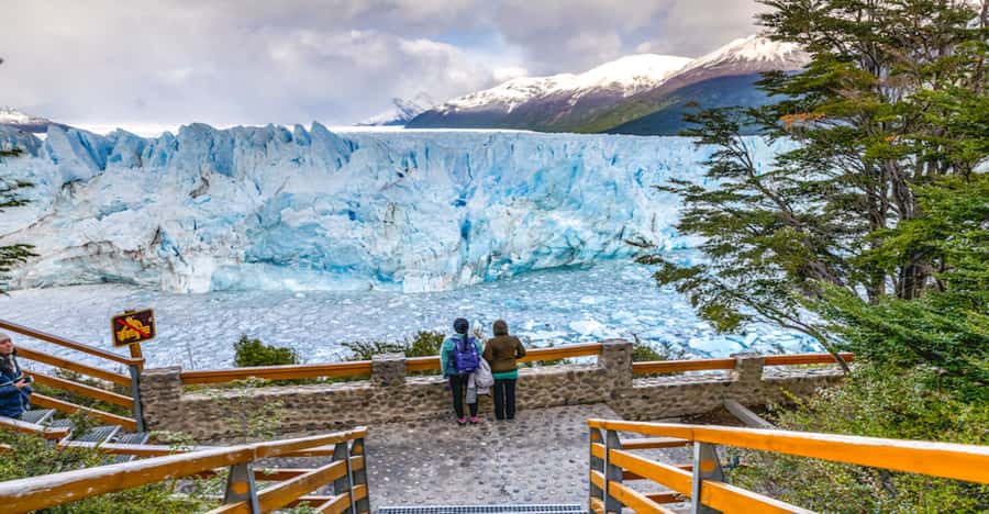 The ice front of the Perito Moreno glacier above Lago Argentino