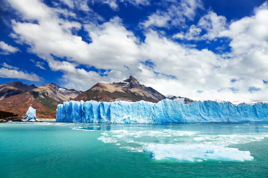 El Calafate: Perito Moreno Glacier Trekking Tour and Cruise - Crampons, Safety, and the First Steps on Ice