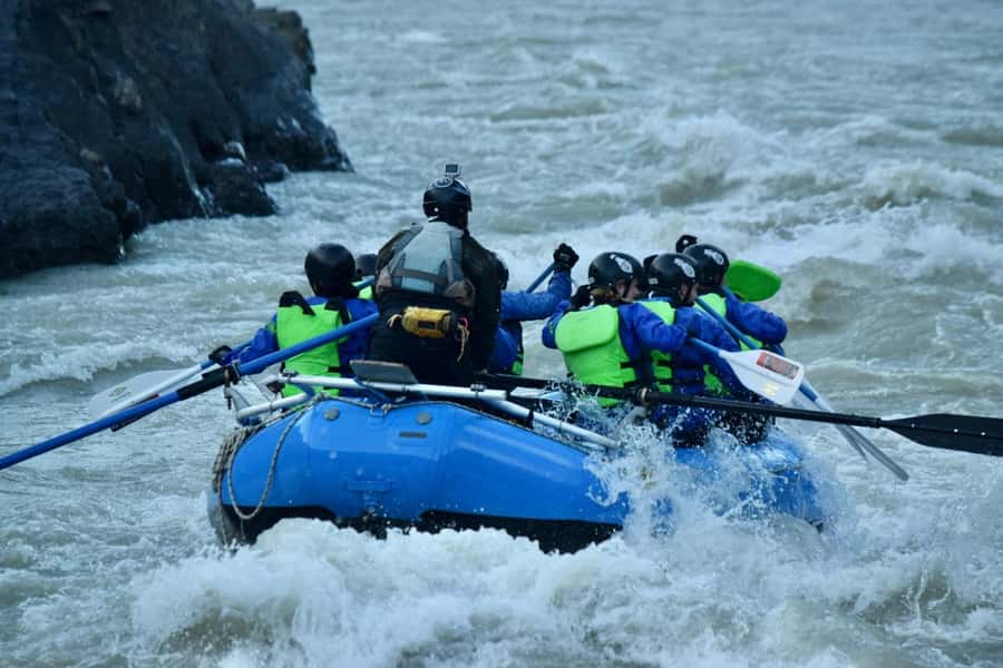 El Chalten: Rio de las Vueltas and Patagonia Rafting - Setting out from San Martín 872 in El Chaltén