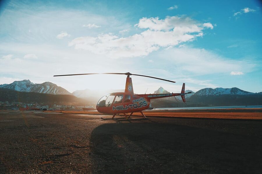 Emerald Lagoon Helicopter seeing - Mountain glaciers before Emerald Lagoon