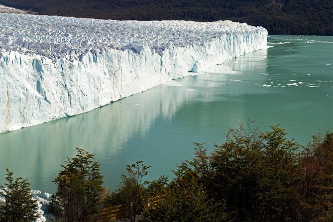 Excursion to the Perito Moreno Glacier, with guide and transfer to / from the hotel - What to eat during the visit