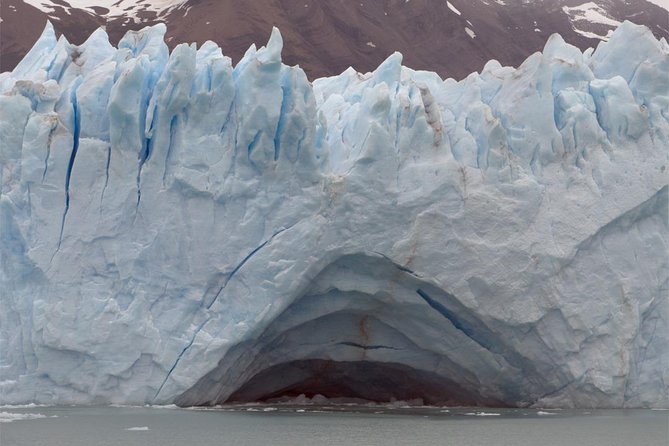 Excursion to the Perito Moreno Glacier, with guide and transfer to / from the hotel - The Curva de Los Suspiros viewpoint