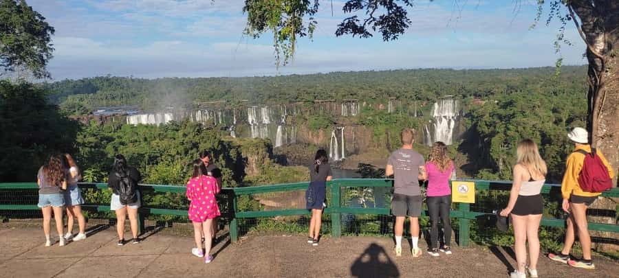 Foz do Iguaçu: Brazil/Argentina Sides Iguazu Falls Day Tour - Four hours on Argentina’s upper trails and Devil’s Throat