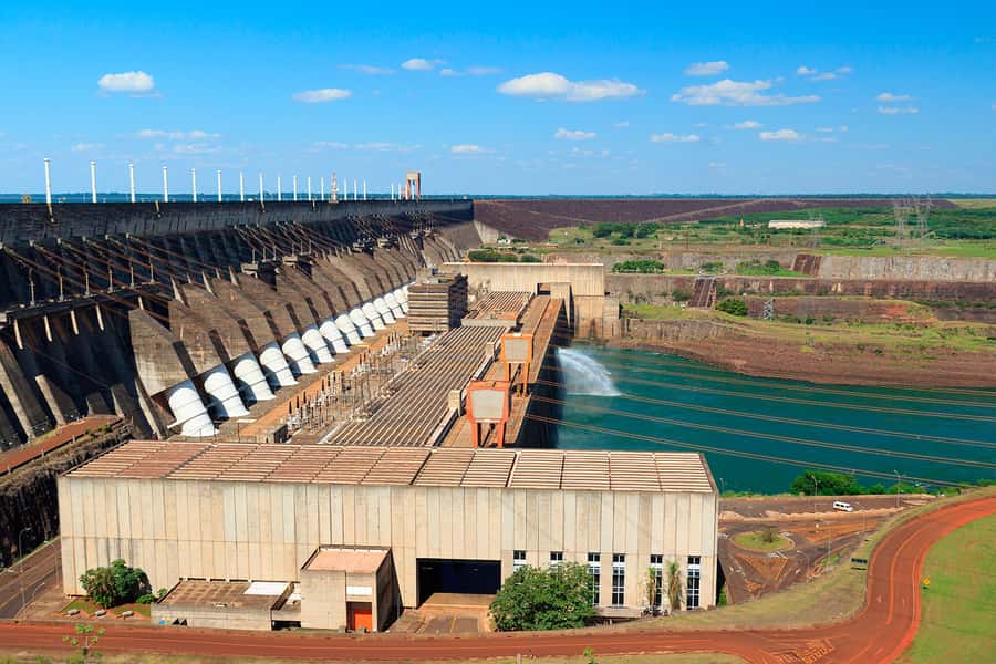 From Argentina: Iguazu Falls Brazil Side & Itaipu Dam - Border documents can decide the whole day