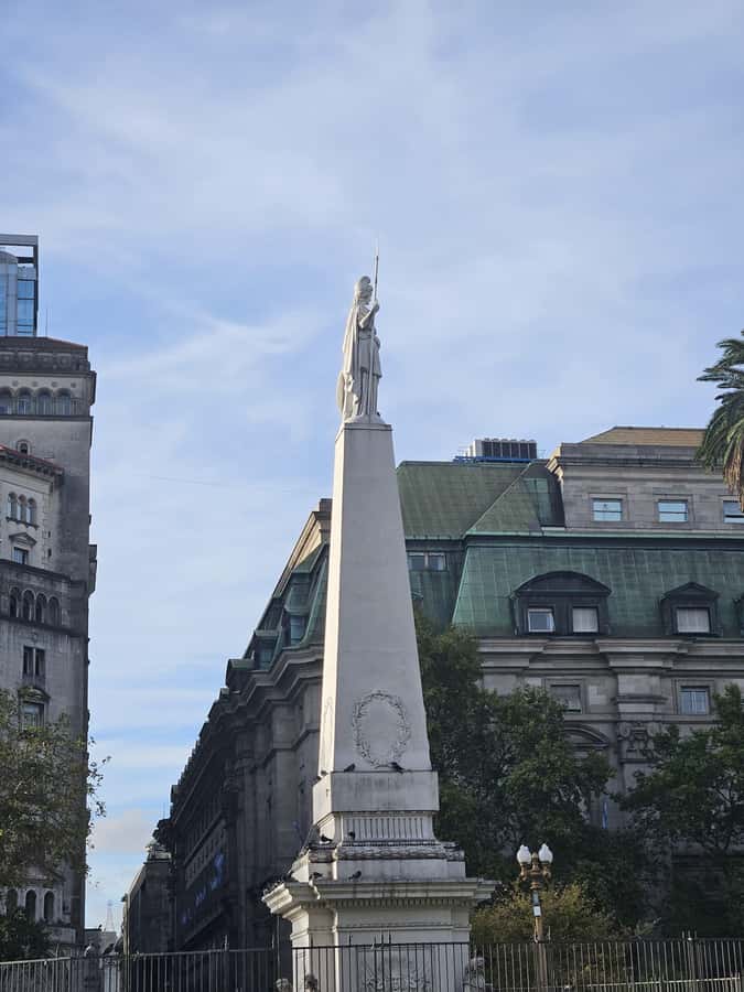 From Colonialism to Eclecticism, Buenos Aires arquitectonica - Reconquista Street and the Banco Hipotecario’s Brutalist face