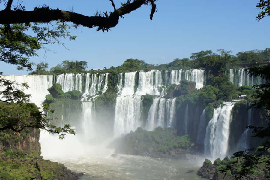 From Foz do Iguaçu: Tour to Argentinian Falls - Starting in Foz do Iguaçu and crossing the border