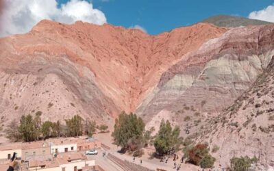 Serranías de Hornocal with Quebrada de Humahuaca