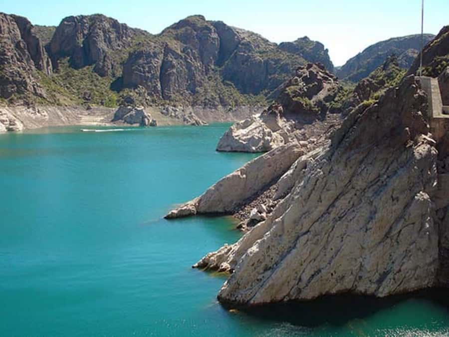 From Mendoza: San Rafael Sightseeing and Atuel Canyon Tour - Villa 25 de Mayo and the story behind San Rafael