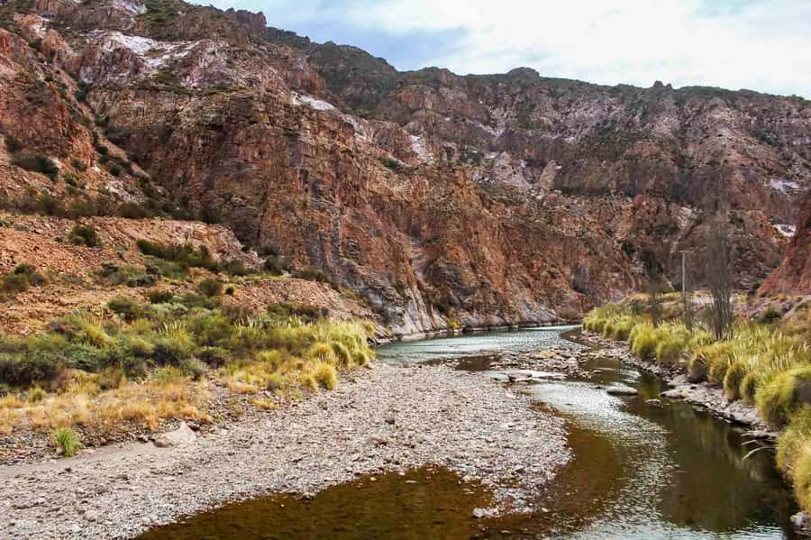 From Mendoza: San Rafael Sightseeing and Atuel Canyon Tour - The guide can rescue a demanding itinerary
