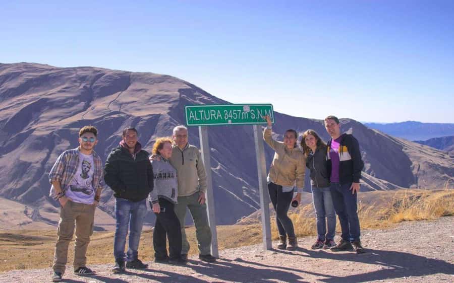 From Salta: Cachi and Los Cardones National Park Tour - Guides, language, and day-to-day organization