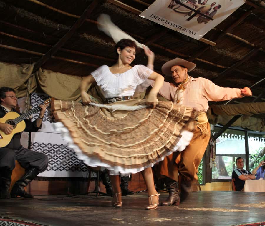 Full-Day at Santa Susana Ranch with BBQ, Drinks and Show - The barbecue is the heart of the day