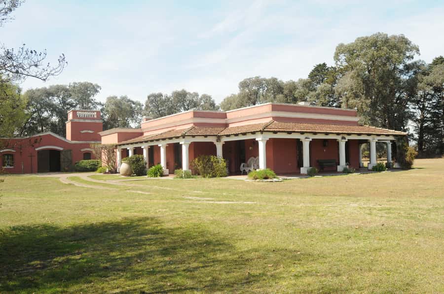 Full-Day at Santa Susana Ranch with BBQ, Drinks and Show - Tango, folklore, and the rural side of Argentina