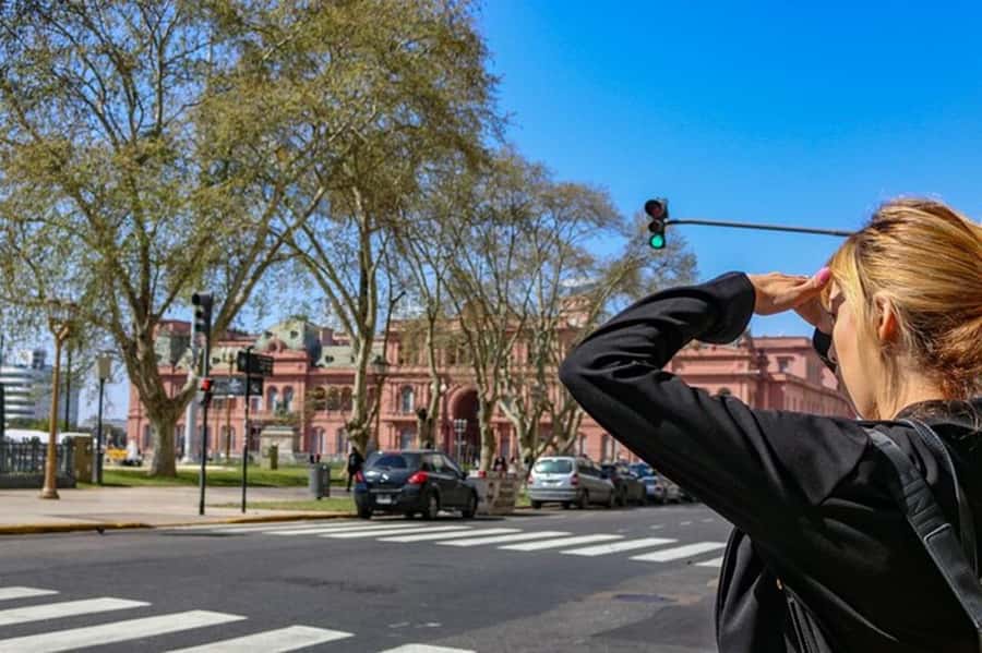 Full Day City Tour Buenos Aires, Recoleta Cemetery and Tigre - Plaza de Mayo and the presidential center