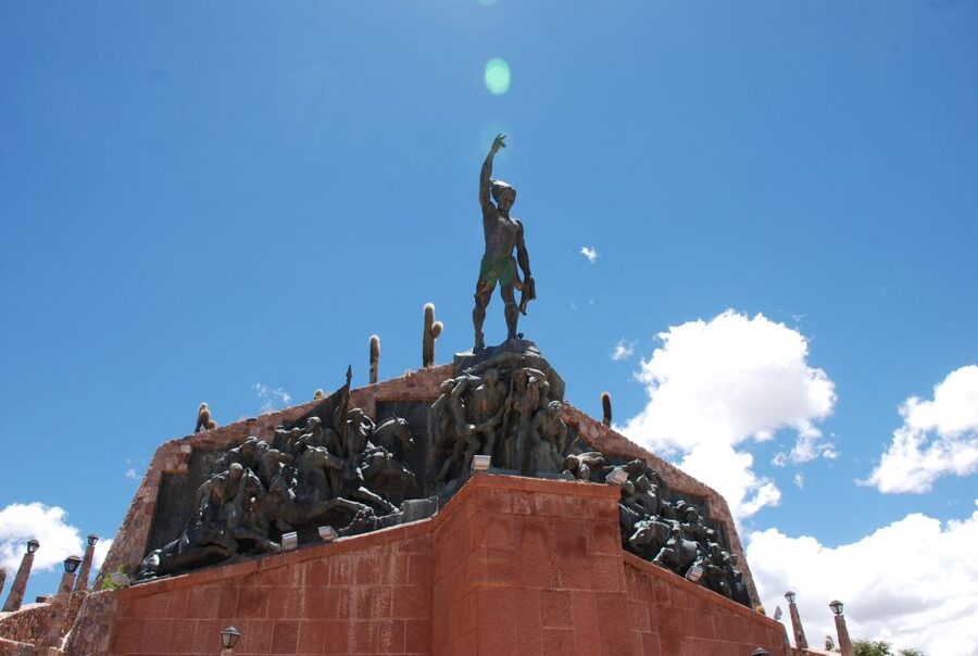 Full-Day Tour to Humahuaca from Salta - Guides, language, and group comfort