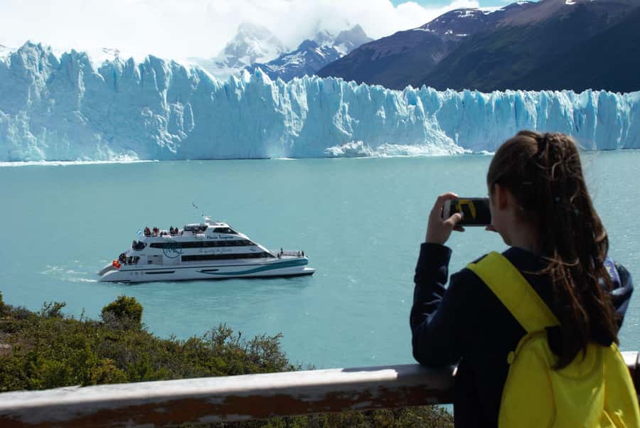 Gourmet Glacier Cruise & Footbridges of Perito Moreno - Spegazzini Channel and the 135-meter glacier wall